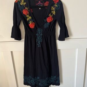 Johnny Was JW Los Angeles Women's S Black Embroidered Flowers Tunic Dress Size S